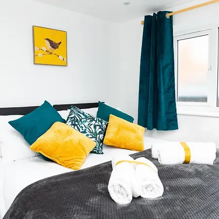 Kelston View By Cliftonvalley Holiday home Bristol