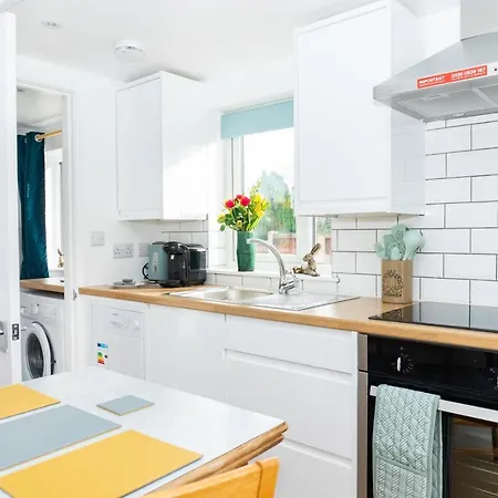 Kelston View By Cliftonvalley