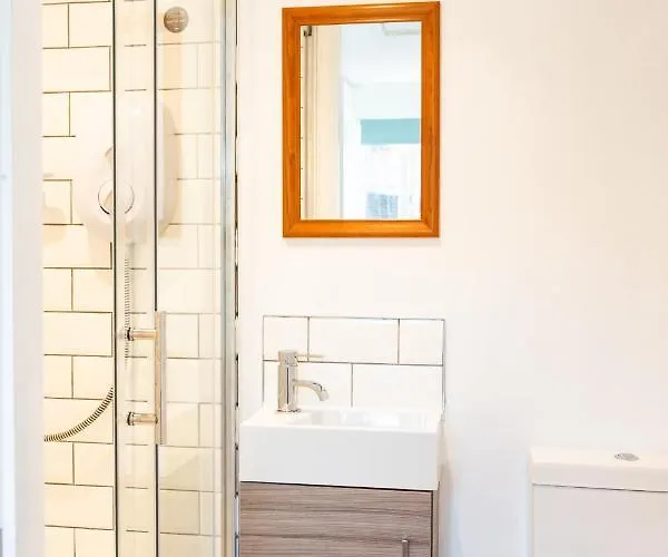 Kelston View By Cliftonvalley 펜션 브리스틀