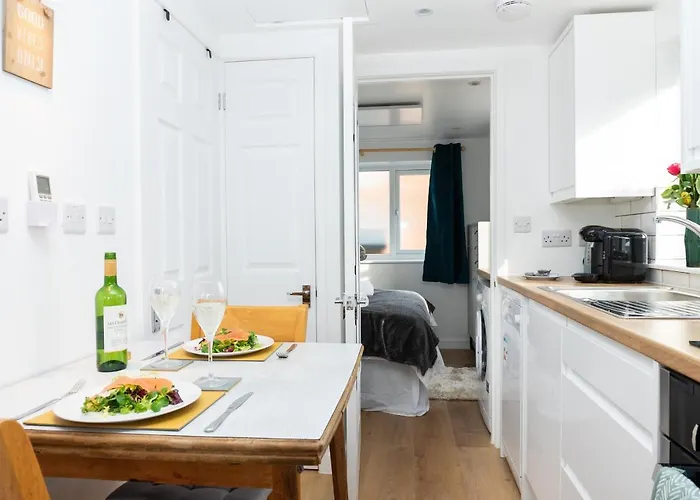 Kelston View By Cliftonvalley Holiday home *