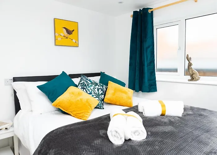 Kelston View By Cliftonvalley Holiday home Bristol